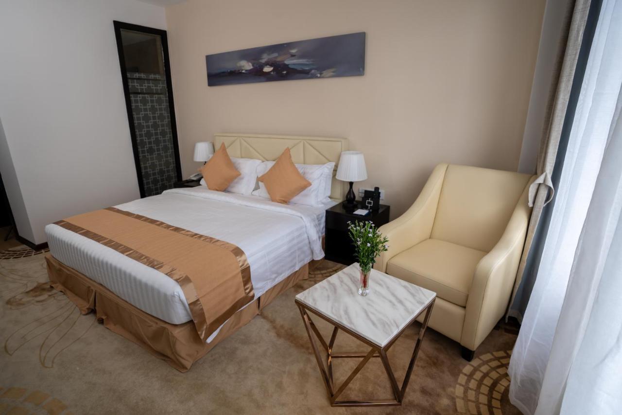 Hotel Sanchaung Янгон Экстерьер фото